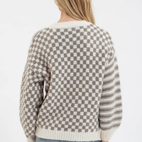 OLIVE CHECKERED KNIT SWEATER