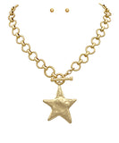 HAMMERED STAR NECKLACE